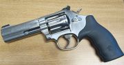 Smith and Wesson 617 - 8