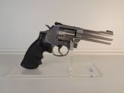 Smith & Wesson 617-6 4"