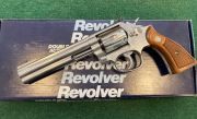 Smith & Wesson 617 6"