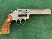 Smith & Wesson 617 6"