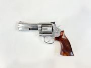 SMITH &amp; WESSON 686 Stainless