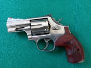 SMITH &amp; WESSON 357 Magnum