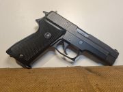 Sig Sauer P 220