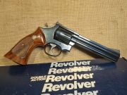 Smith & Wesson 586 COMBAT