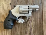 Smith & Wesson 317-2