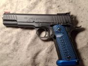 STI International CHAMPION 1911