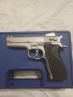 Smith & Wesson 5906 AS
