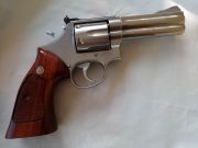 SMITH &amp; WESSON 357 Magnum